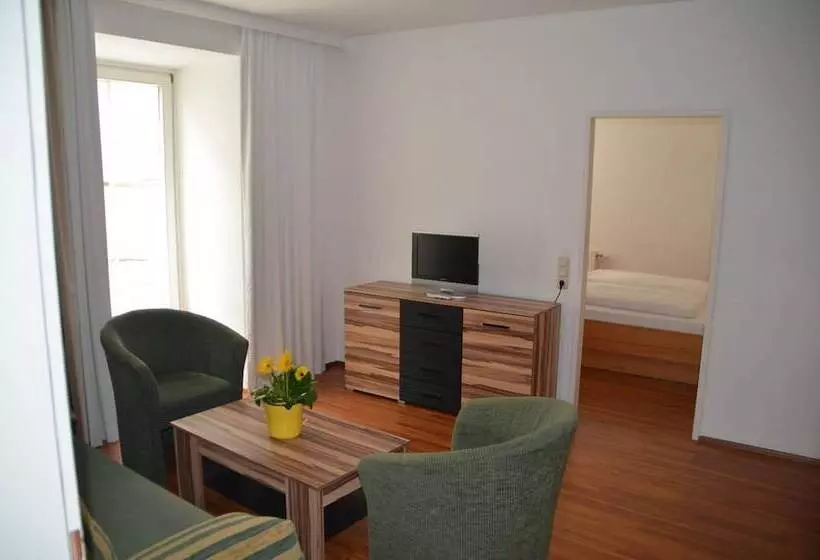 Hotelli Neue Post Apartments