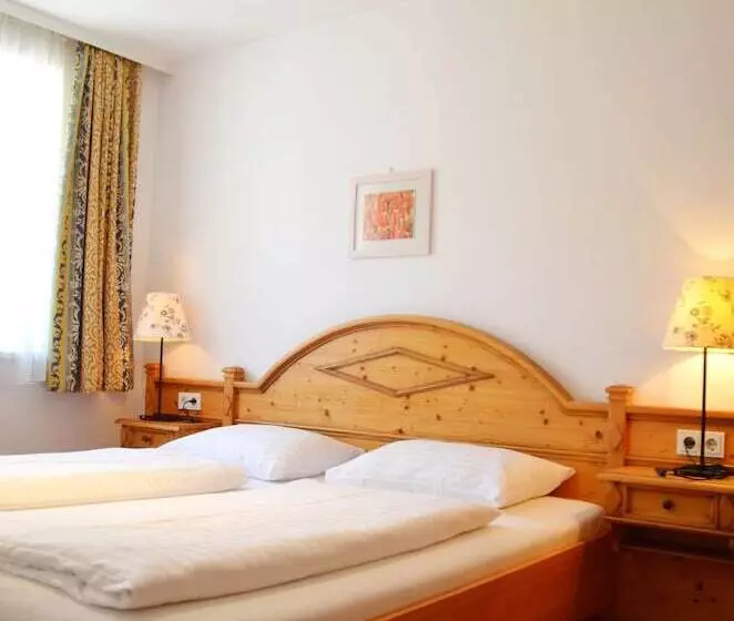 Hotelli Neue Post Apartments