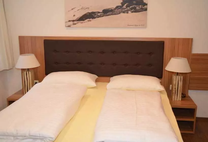 Hotelli Neue Post Apartments