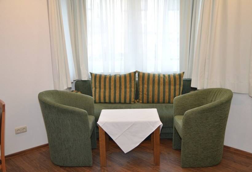 ホテル Neue Post Apartments