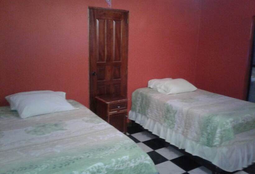 هتل Rancho Infinito