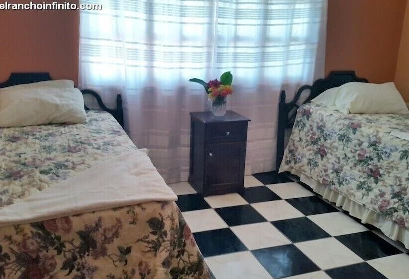 هتل Rancho Infinito