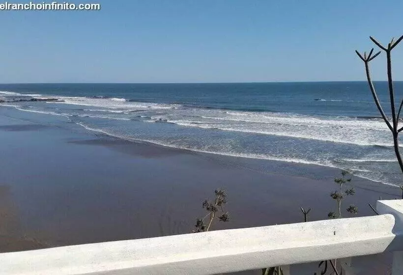 Hotelli Rancho Infinito