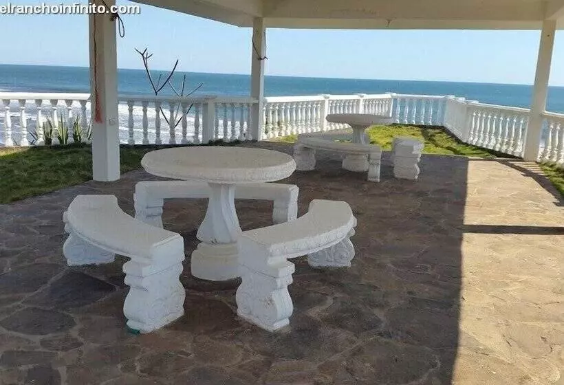 Hotelli Rancho Infinito