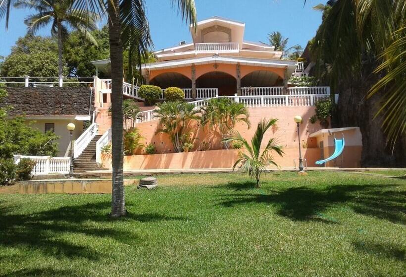 هتل Rancho Infinito