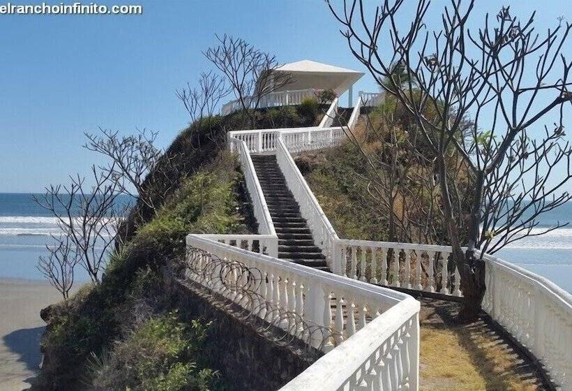 هتل Rancho Infinito