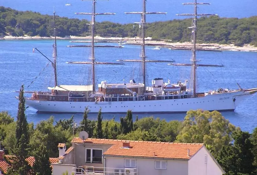 پانسیون Guesthouse Tea Hvar