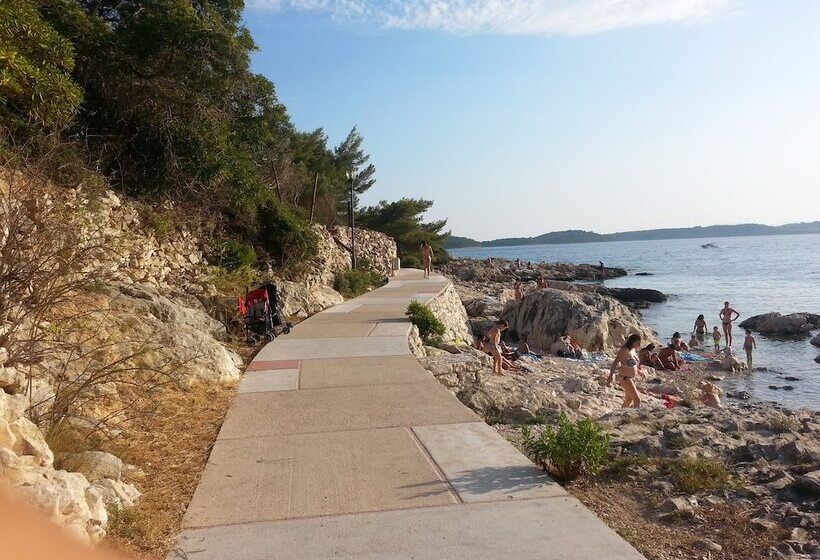 פנסיון Guesthouse Tea Hvar