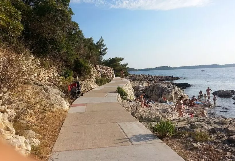 پانسیون Guesthouse Tea Hvar