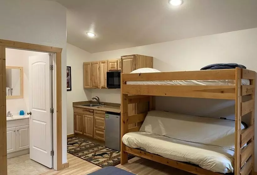 Talkeetna Wilderness Lodge & Cabin Rentals
