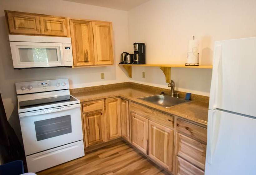 Talkeetna Wilderness Lodge & Cabin Rentals