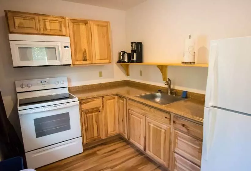 Talkeetna Wilderness Lodge & Cabin Rentals