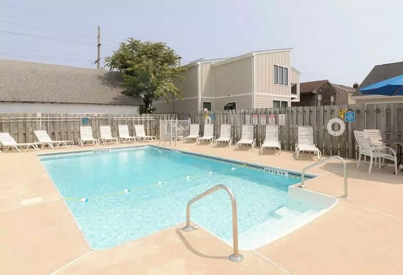 Broadway Court Motel