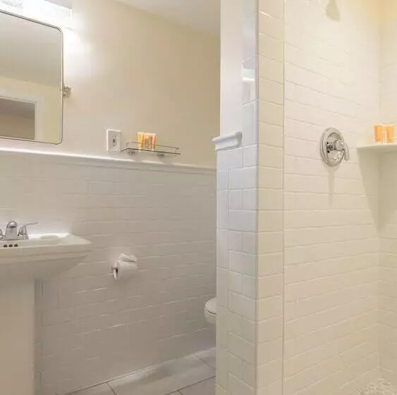 Broadway Court Motel