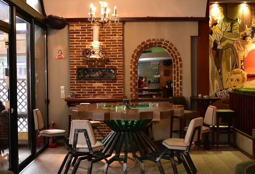 Epidavros Plaza Hotel   Music Bar