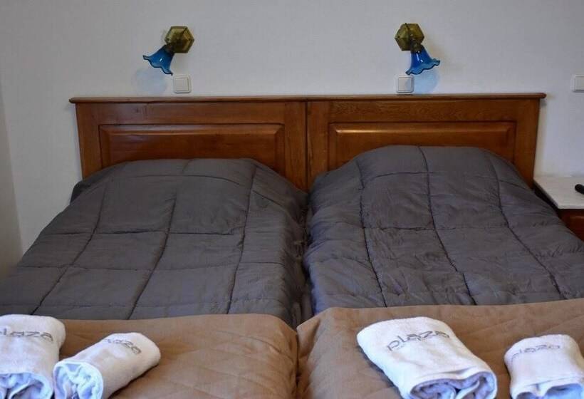 Epidavros Plaza Hotel   Music Bar