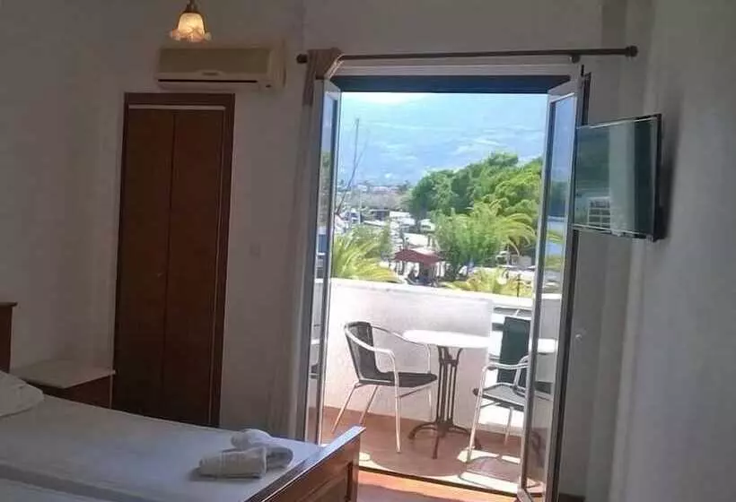 Epidavros Plaza Hotel   Music Bar