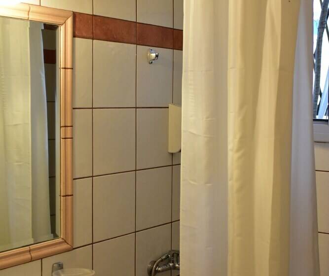 Epidavros Plaza Hotel   Music Bar