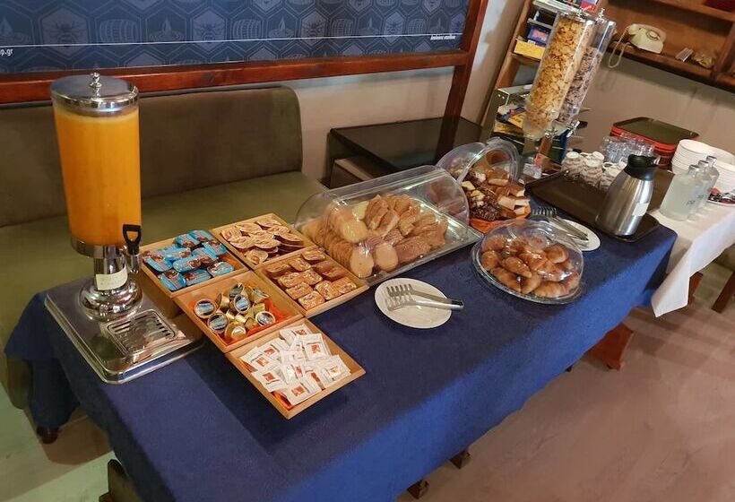 Epidavros Plaza Hotel   Music Bar