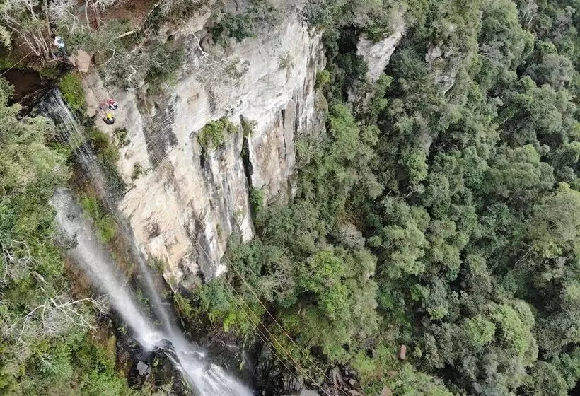 簡易ホテル Pousada Salto Sete