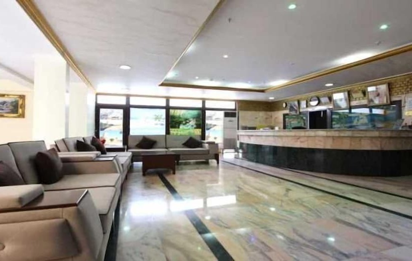 בית מלון כפרי Al Qubbah Al Thahabiah