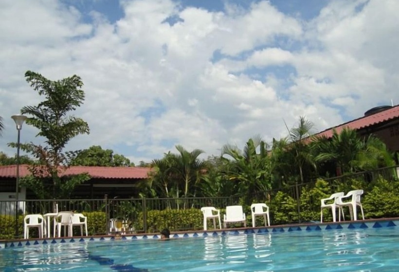 هتل Casa De Campo La Gloria