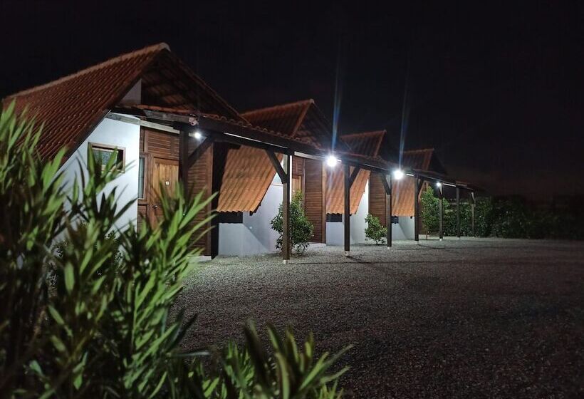 ホテル Chalés De Penha   Natureza E Beto Carrero