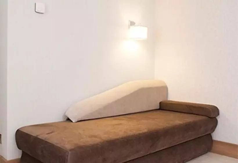 Hotelli Cherry Garden City & Spa