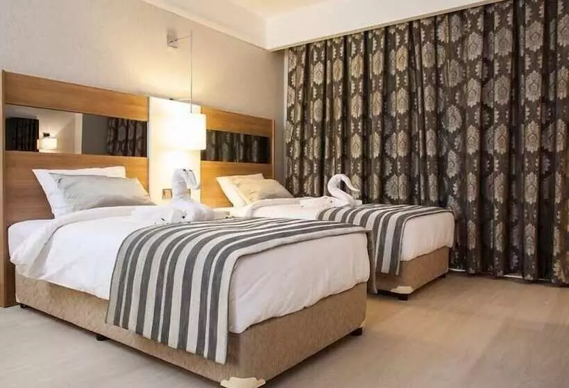 Hotelli Cherry Garden City & Spa