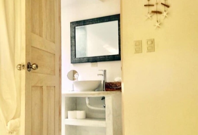 هتل Driftwood Glamping And Boutique