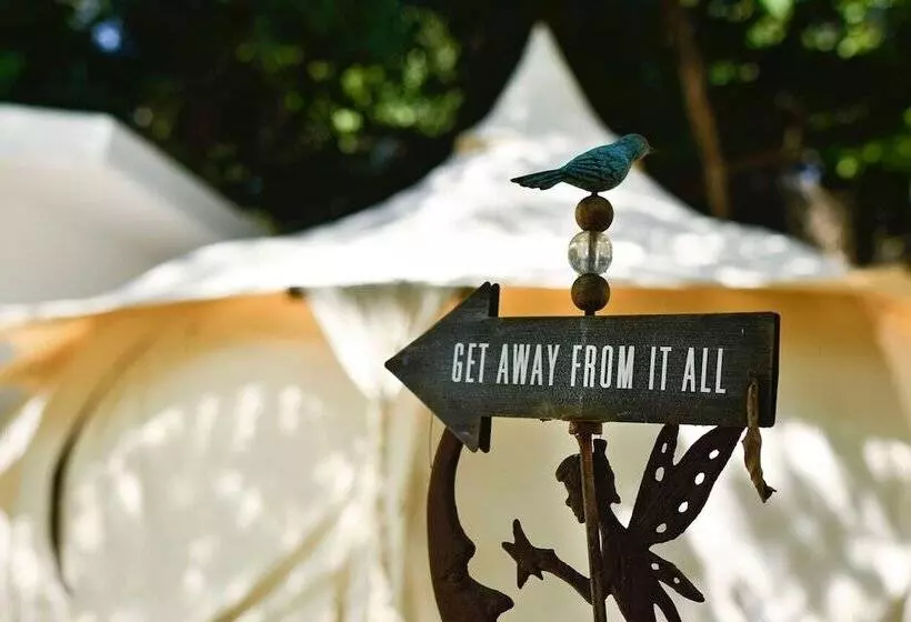 Hotelli Driftwood Glamping And Boutique
