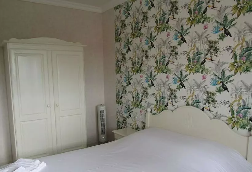 Hotelli Hôtel Le Mareuillais