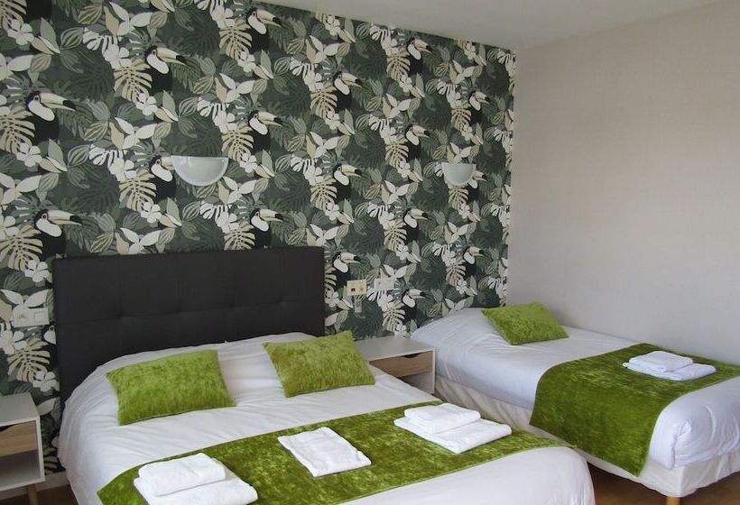 Отель Hôtel Le Mareuillais