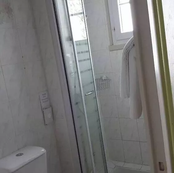 Hotelli Hôtel Le Mareuillais