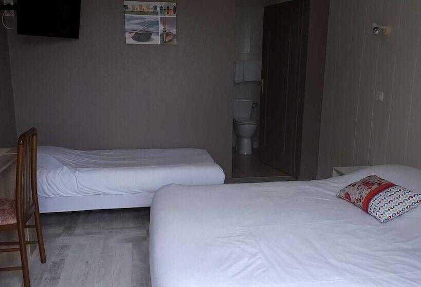 Отель Hôtel Le Mareuillais