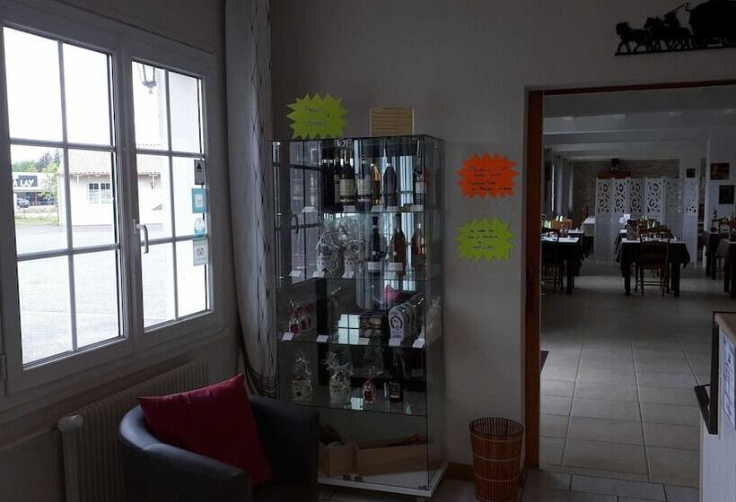 Отель Hôtel Le Mareuillais