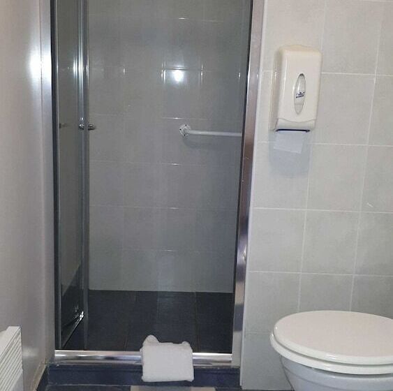 Отель Hôtel Le Mareuillais