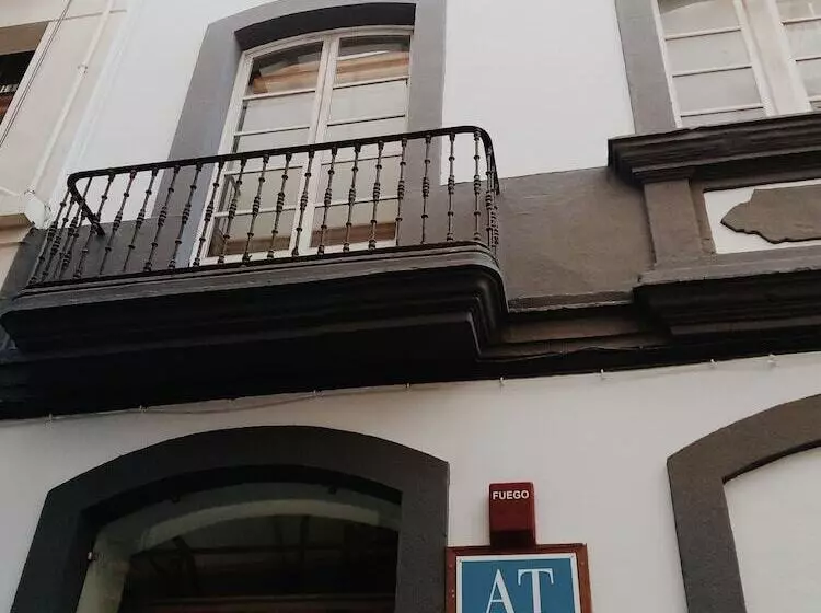 هتل Isa Cádiz