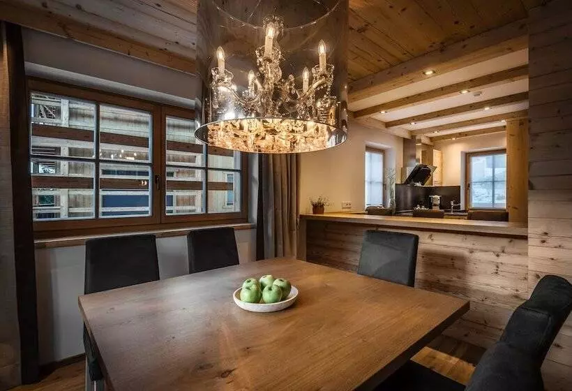 Hotelli Liondes Chalets