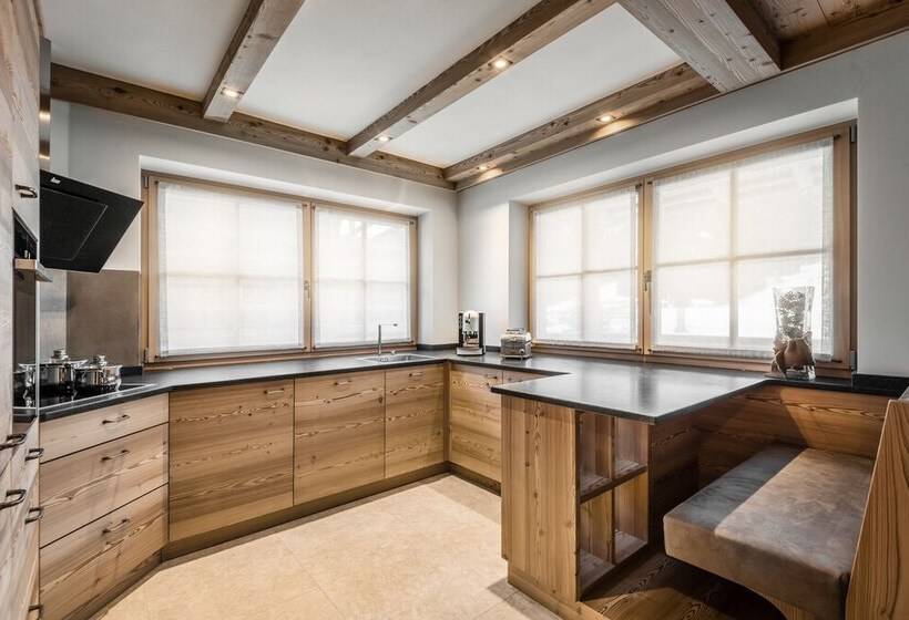 ホテル Liondes Chalets