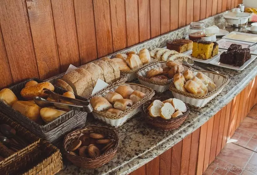 ホテル Pousada Monteiro