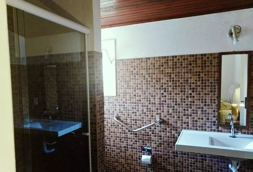 ホテル Pousada Monteiro