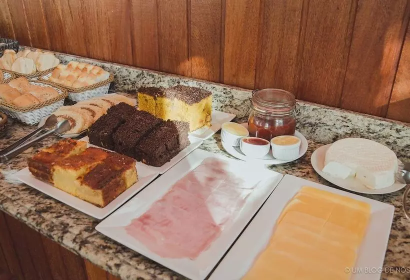 ホテル Pousada Monteiro