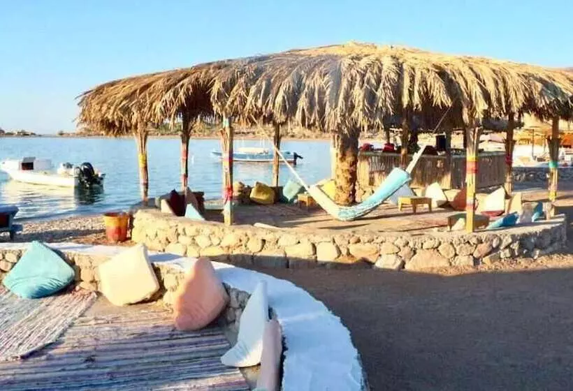 هتل Sahara Beach Camp