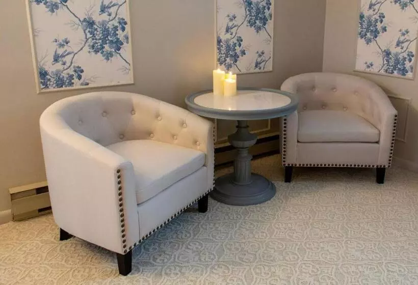 Hudson Manor Bed & Breakfast