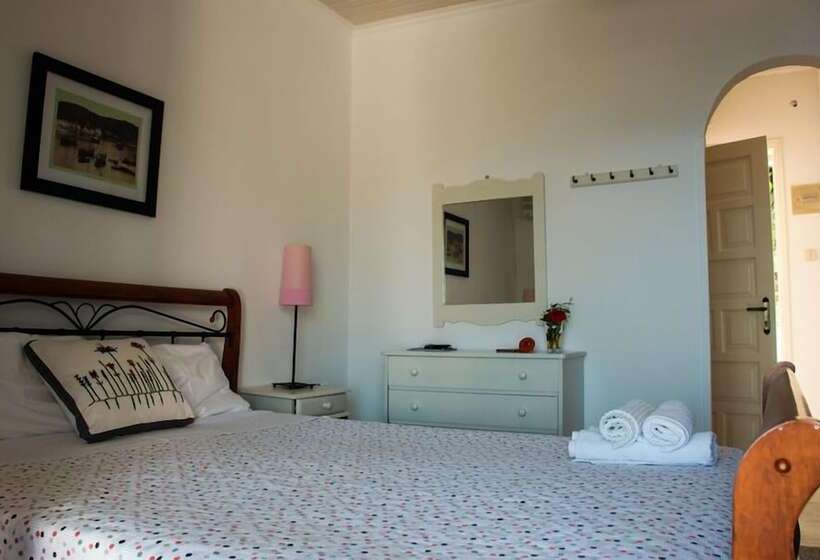 Пансион Angela Studios Paxos