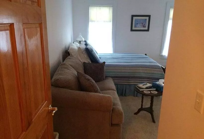 Majatalo Butternut Ridge Bed & Breakfast