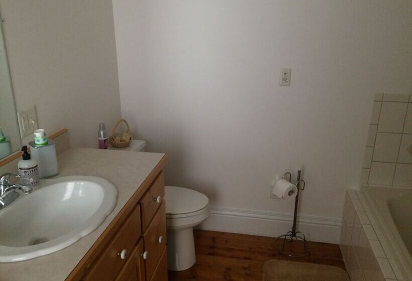 بنسيون Butternut Ridge Bed & Breakfast