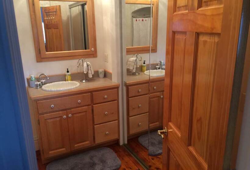 بنسيون Butternut Ridge Bed & Breakfast