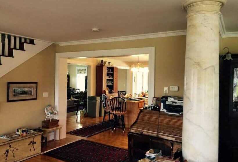 بنسيون Butternut Ridge Bed & Breakfast